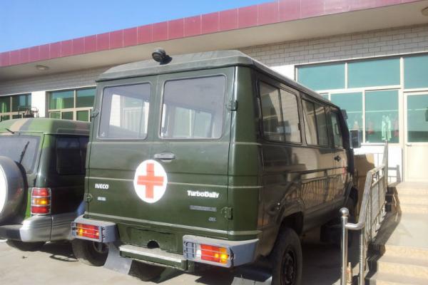【保定】未上牌 依维柯 2045救护车 绿色 自动档