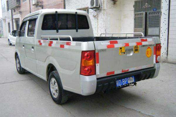 2012年2月菲亚特 500 长安星光4500 双排