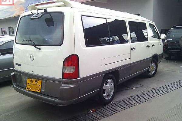 【宁波】2010年7月 上海汇众伊斯坦纳(奔驰)mb100 白色 自动档