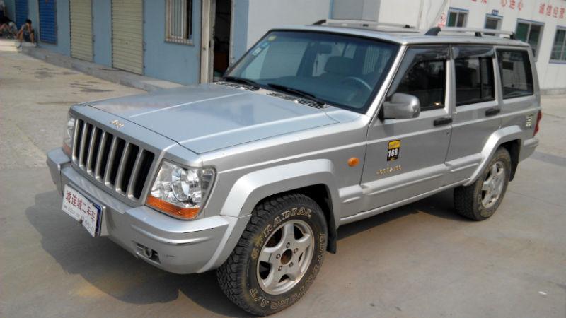 济宁2004年8月jeep切诺基2004款25l手动挡银灰手动挡