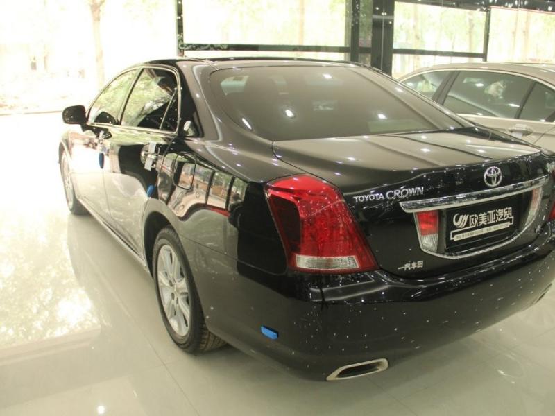 【太原】2011年5月 丰田 皇冠 v6 3.0l royalsaloon 黑色 自动档