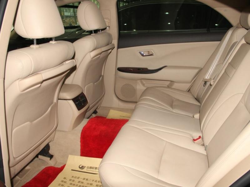 0l royalsaloon 黑色 自动档