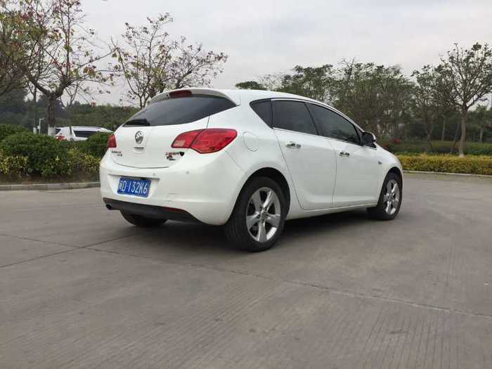 别克 英朗 2012款 英朗xt-1.6t-a/mt新锐运动型两厢图片