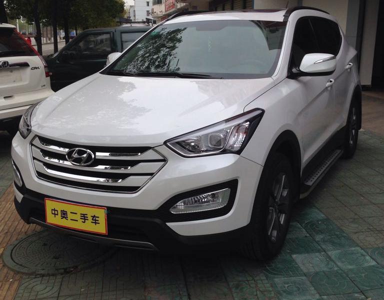 【荆州】2014年5月 现代 胜达 新2.4l 两驱智能型 白色 手自一体
