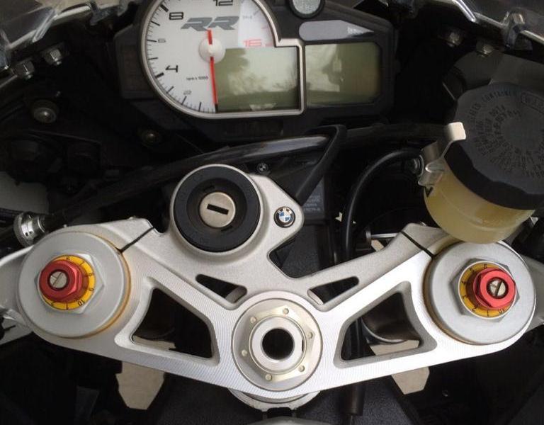 【枣庄】2015年6月 宝马s1000rr 银灰 手动挡