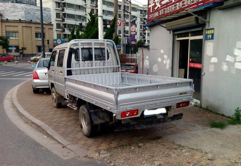 【湖州】2012年9月 唐骏欧铃双排座货车 银灰 手动挡