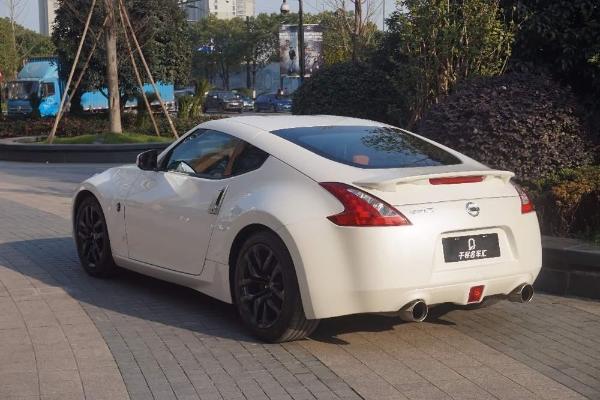 【杭州】2016年9月 日产 370z coupe 3.7 白色 自动档