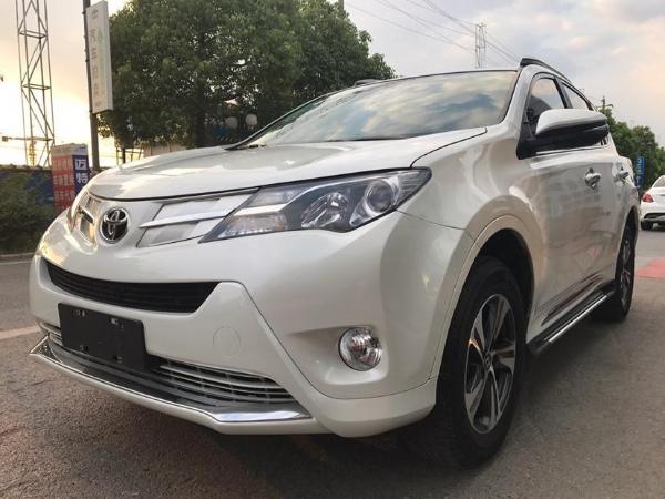 【芜湖】2015年12月 丰田rav4 荣放 2.0l cvt两驱风尚版 白色 自动档