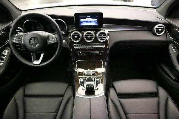 【上海】2016年7月 奔驰glc级 glc260 2.0t 4matic 豪华型 手自一体