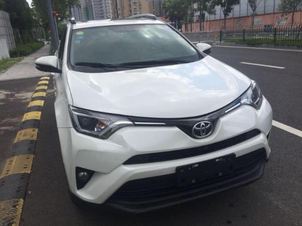 宁波2017年1月丰田rav42016款荣放20lcvt两驱舒适版白色手自一体