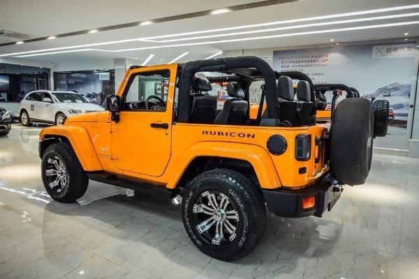 【厦门】2013年9月 jeep 牧马人 橙色 自动档