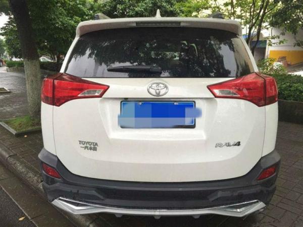 【北京】2015年6月 丰田 rav4 2.0 两驱风尚版 白色 自动档