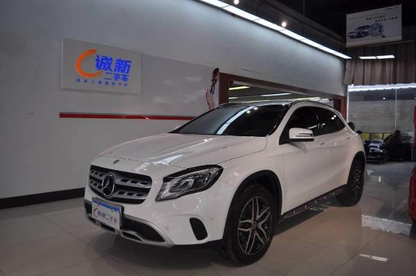 【杭州】2017年9月 奔驰gla级 gla200 1.6t 时尚型 白色 自动档
