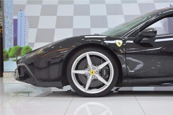 【上海】2016年9月 法拉利 488 gtb 3.9t 黑色 自动档