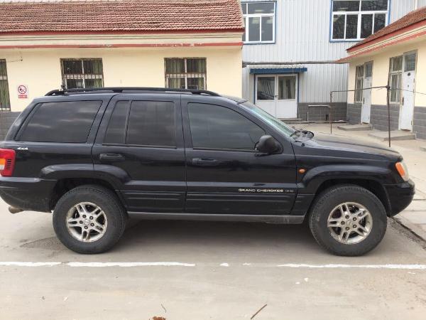 【东营】2001年10月 jeep 大切诺基 征途4700 at标准型 黑色 自动档