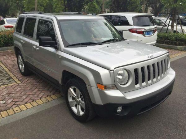 【宁波二手车】2012年11月_二手jeep 自由客 2.4 豪华
