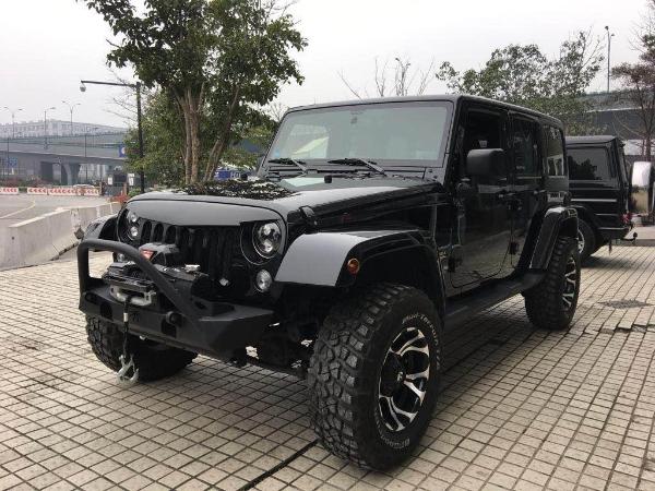 jeep 牧马人 3.0 四门版 sahara