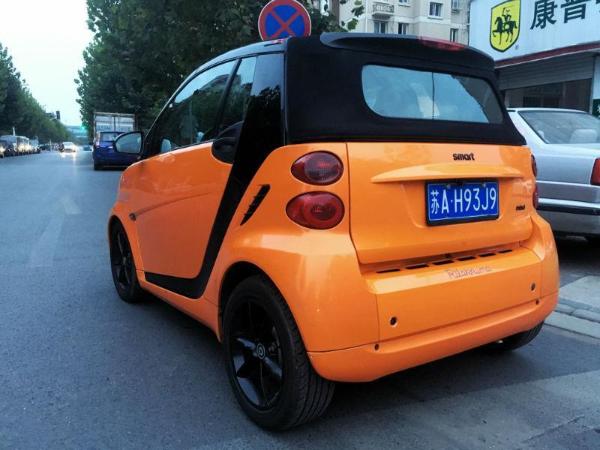 smart fortwo cabrio 1.0 mhd 敞篷燃橙版