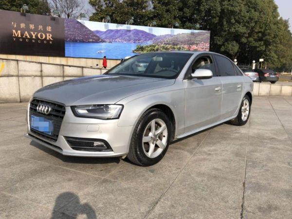 奥迪 奥迪a4l  a4l 40tfsi 运动型                         加入对比
