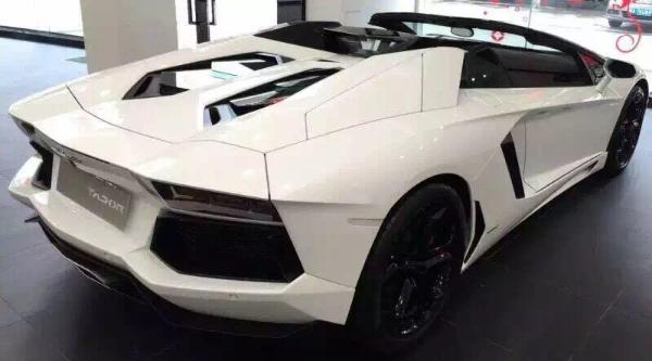 【宁波】2016年4月 兰博基尼 埃文塔多 lp700-4 roadster 6.