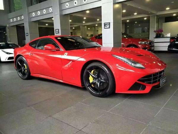 【宁波】2014年3月 法拉利 f12 berlinetta 6.3 标准型 红色 手自一体