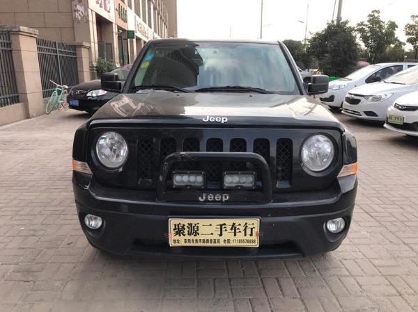 jeep 自由客 2.4l 豪华导航版 四驱图片