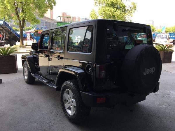 【杭州】2014年7月 jeep 牧马人 3.0 四门 sahara 黑色 手自一体