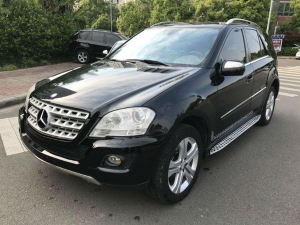 奔驰ml350 4matic 黑色图片