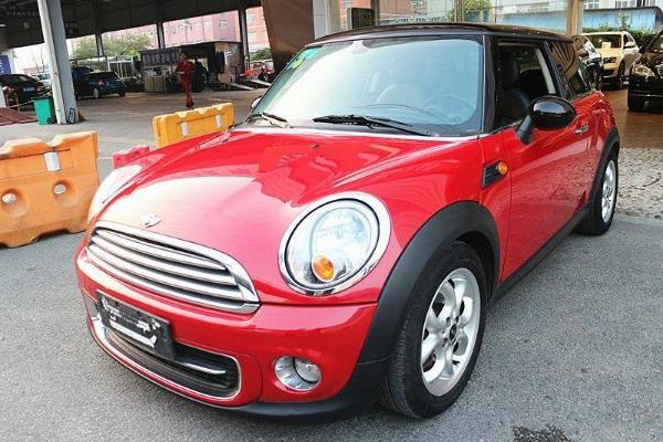 【温州】2011年1月 mini coupe cooper 1.6 fun 红色 手自一体