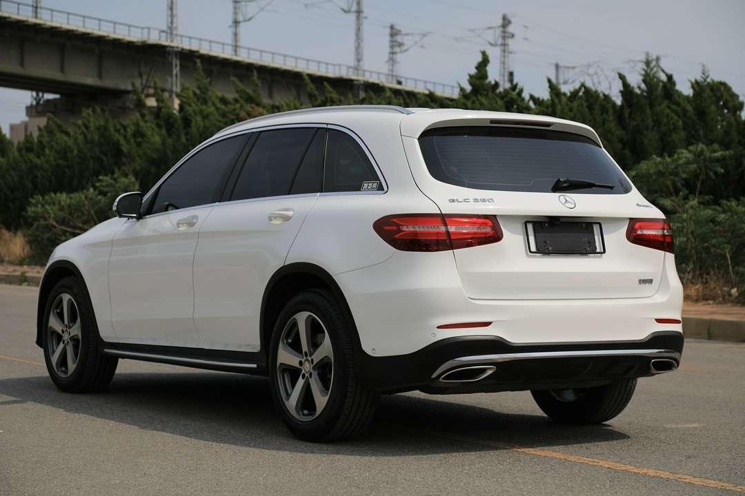 【大连】2017年1月 奔驰 奔驰glc 2018款 glc 260 4matic 豪华型 手自
