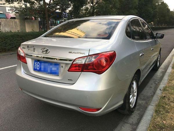 现代伊兰特悦动1.6l