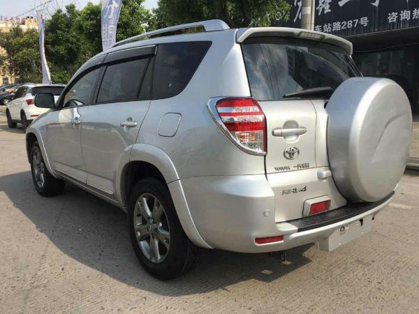 丰田rav4 一汽丰田rav4 2013款 特享版 2.4l 自动四驱尊崇图片