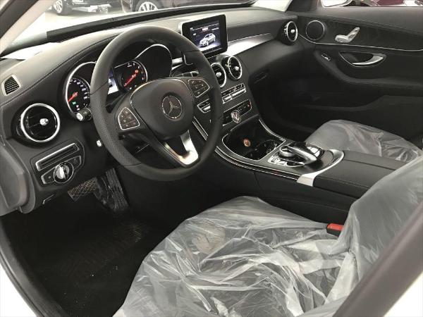 奔驰c200l新款内饰,2021奔驰c200l新款 【台州】2017年3月 奔驰 c级 c200l 2.0t 运动型 白色 自动档