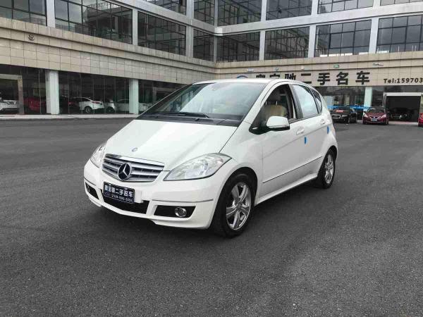 【上饶】2011年11月 奔驰 a级 2011款 a160 1.5l cvt 白色 自动档