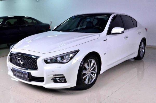 青岛2014年6月英菲尼迪q50q50白色自动档