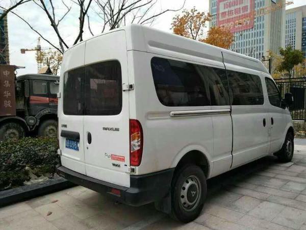 上汽大通v80 加长加高图片