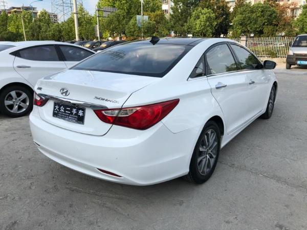 【丽水】2013年10月 现代 索纳塔 2.0t gls 智能型 白色 手自一体