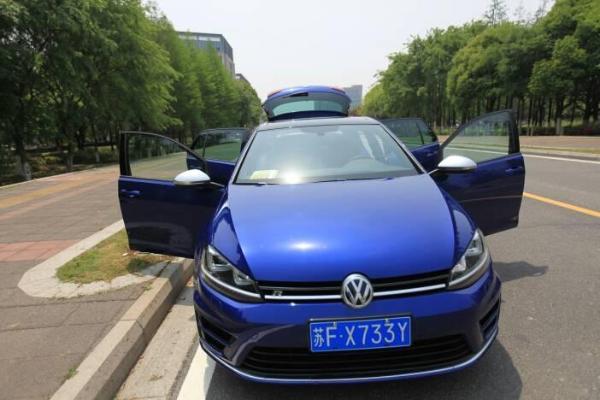 【上海】2016年2月 大众 高尔夫 2.0tsi 蓝色 手自一体