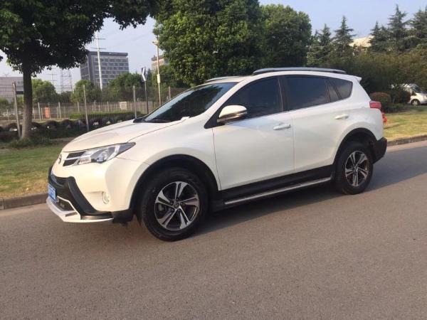 【无锡】2016年10月 丰田rav4 荣放 2.0l cvt两驱风尚版 手自一体