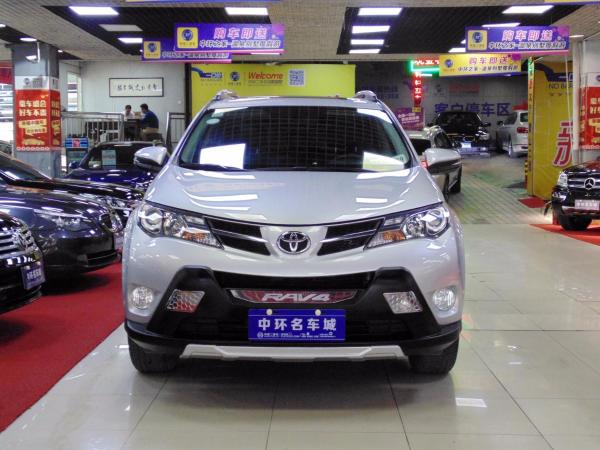 2016年1月丰田 rav4 荣放 2.0l cvt两驱风尚版