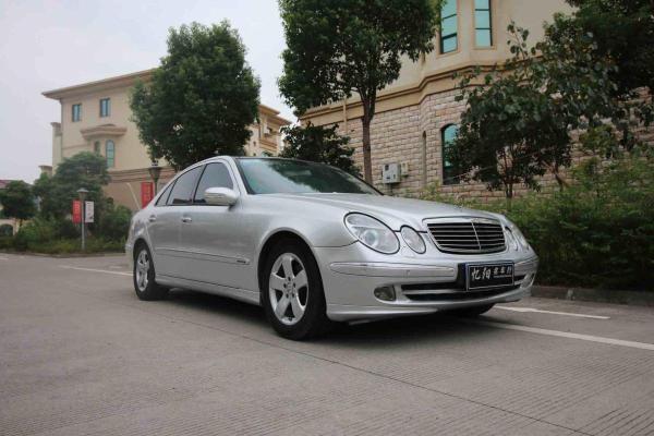 【台州】2005年12月 奔驰 奔驰e级 2004款 e240 2.6l 银灰 自动档