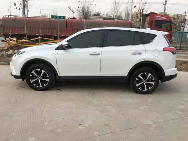 【蚌埠】2017年8月 丰田rav4 荣放 2.0l cvt两驱智尚版 手自一体