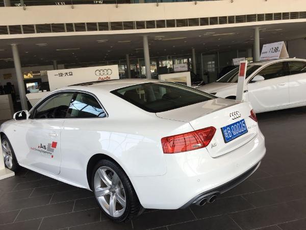 2015年9月奥迪 奥迪a5 2016款 a5 45tfsi coupe 进取型