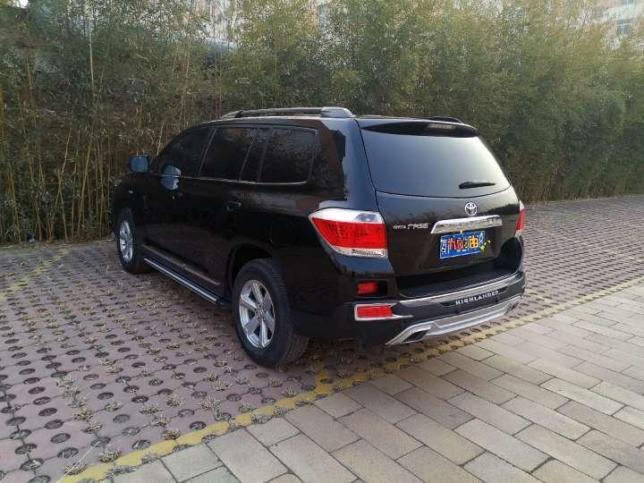 2013款汉兰达,2013款汉兰达内饰 【保定】2014年7月 丰田 汉兰达 2013款 2.7l 两驱5座紫金版 手自一体