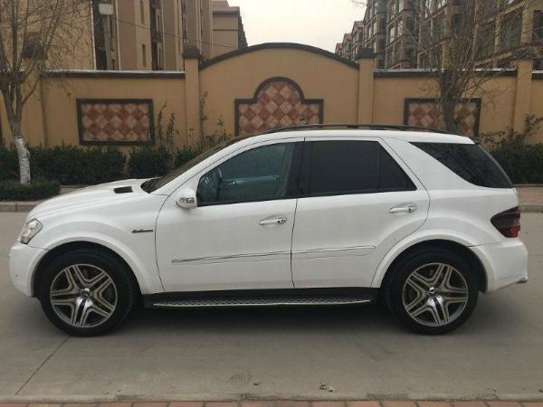 【济南】2008年7月 奔驰 m级 amg ml63 amg 6.2 白色 自动档
