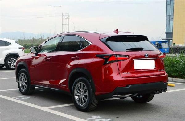 【北京】未上牌 雷克萨斯 nx nx200 2.0 全驱锋尚版 红色 自动档