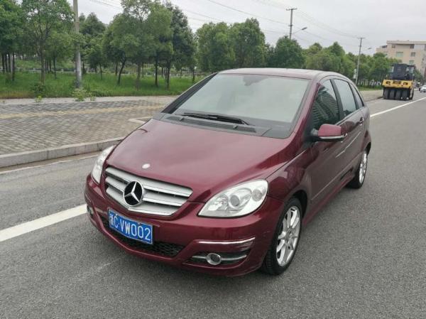 【温州】2011年3月 奔驰b级 b200 2.0l cvt 豪华型 红色 自动档