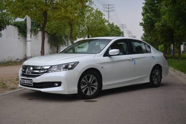【淮南】2015年5月 本田 雅阁 2.0l cvt ex豪华版 白色 自动档