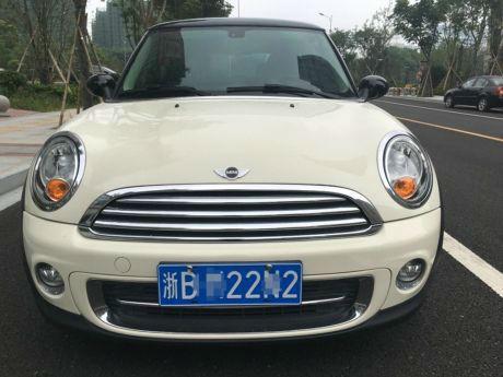 【宁波】2009年8月 宝马minicoupe1.6t 奶白色 白色 自动档