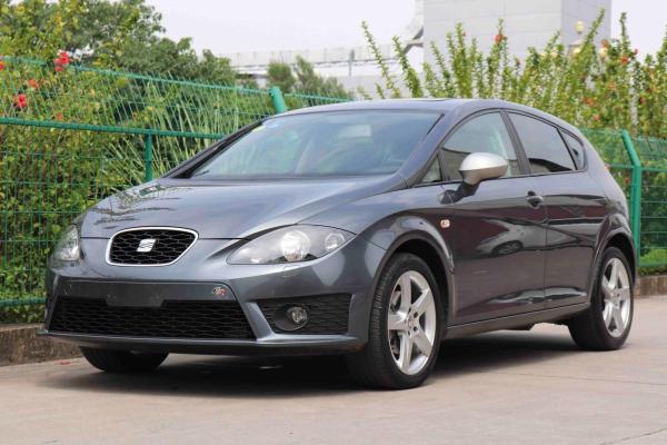 【南宁】2013年2月 西雅特 leon 2012款 1.8t fr 灰色 自动档